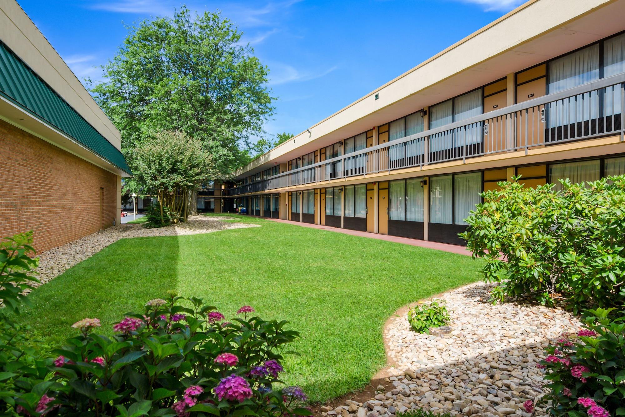 Quality Inn Roanoke Airport Exterior foto