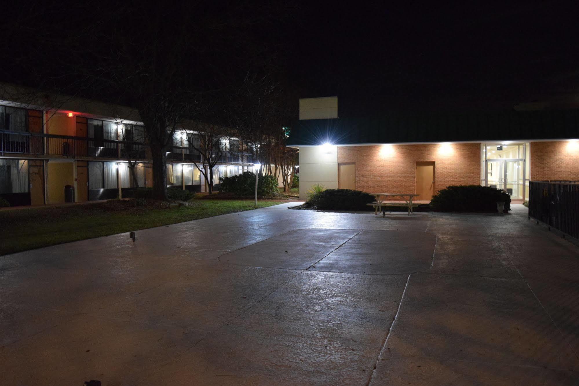 Quality Inn Roanoke Airport Exterior foto
