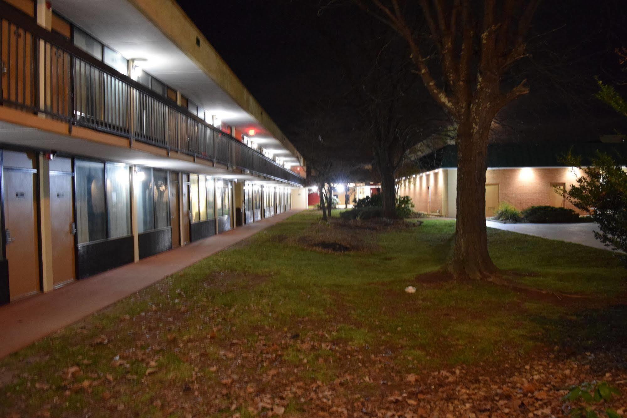 Quality Inn Roanoke Airport Exterior foto